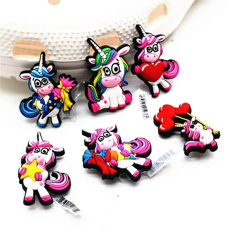 

Luxury Novely White Horse Shoe Charms Designer Cute Unicorn Pegasus PVC Shoe Buckle Decorations Fit Croc JIBZ Kids Gifts F30AL
