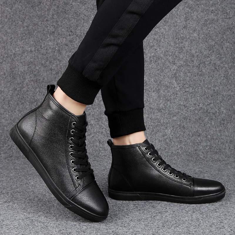 

2020 New Winter Leather Casual Shoes Fashion Breathable Slip on Anti-smashing Anti-piercing Lining Winter Super Keep Warm Shoes