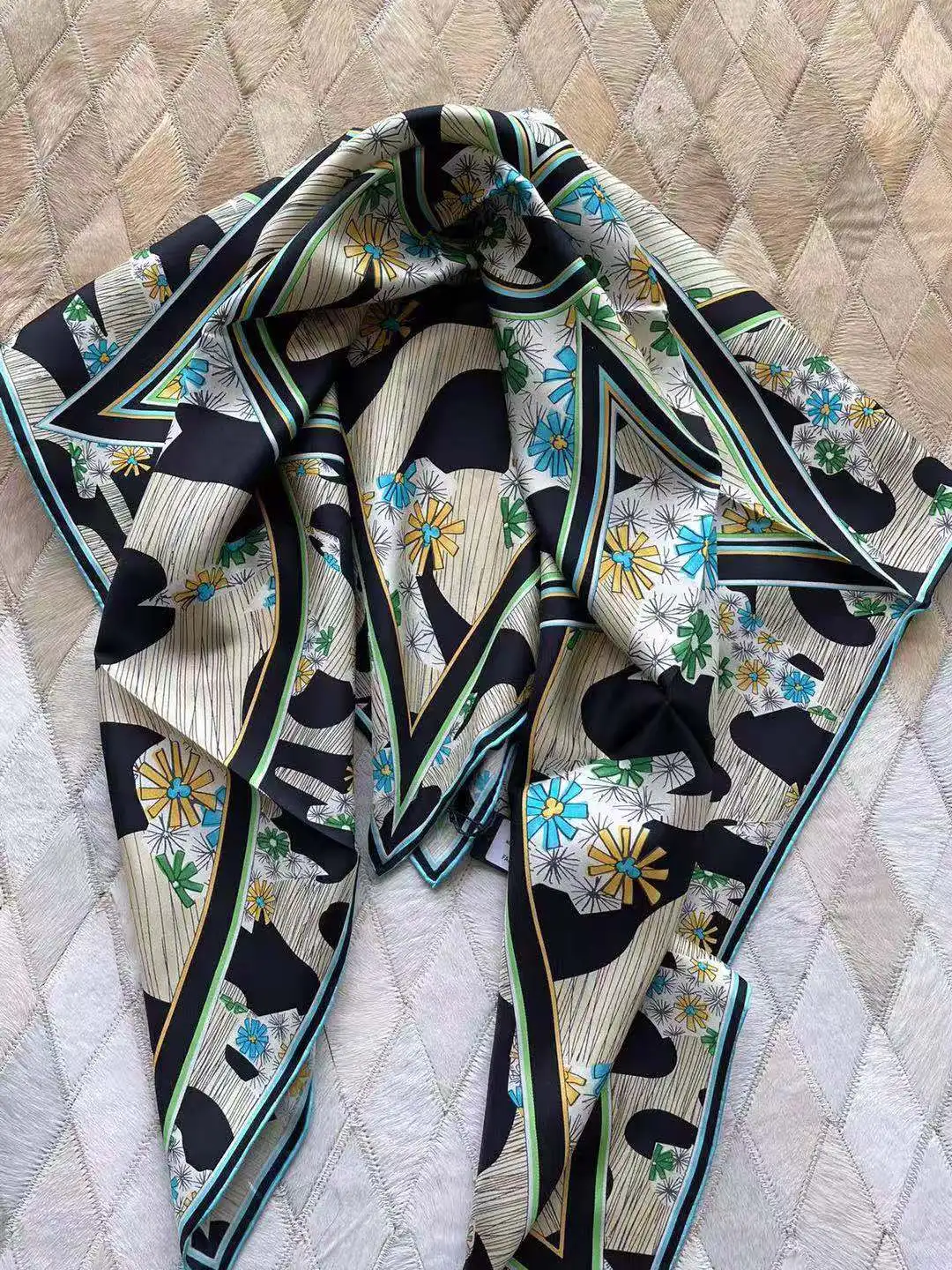 

2021 new arrival winter autumn classic 100% pure silk scarf twill hand made roll 110*110 cm shawl wrap for women lady