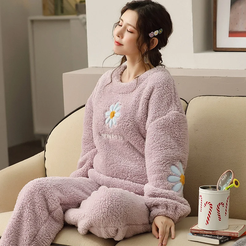 2021 New Women's Long Sleeve Thickened Flannel Pink Pajamas Girl's Oversize Loose Coral Velvet Housewear pajama sets