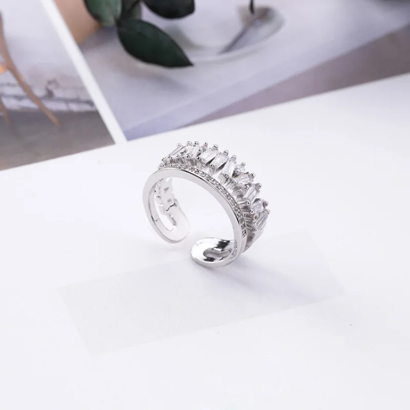 Роскошные блестящие с украшением в виде кристаллов циркон кольца на
