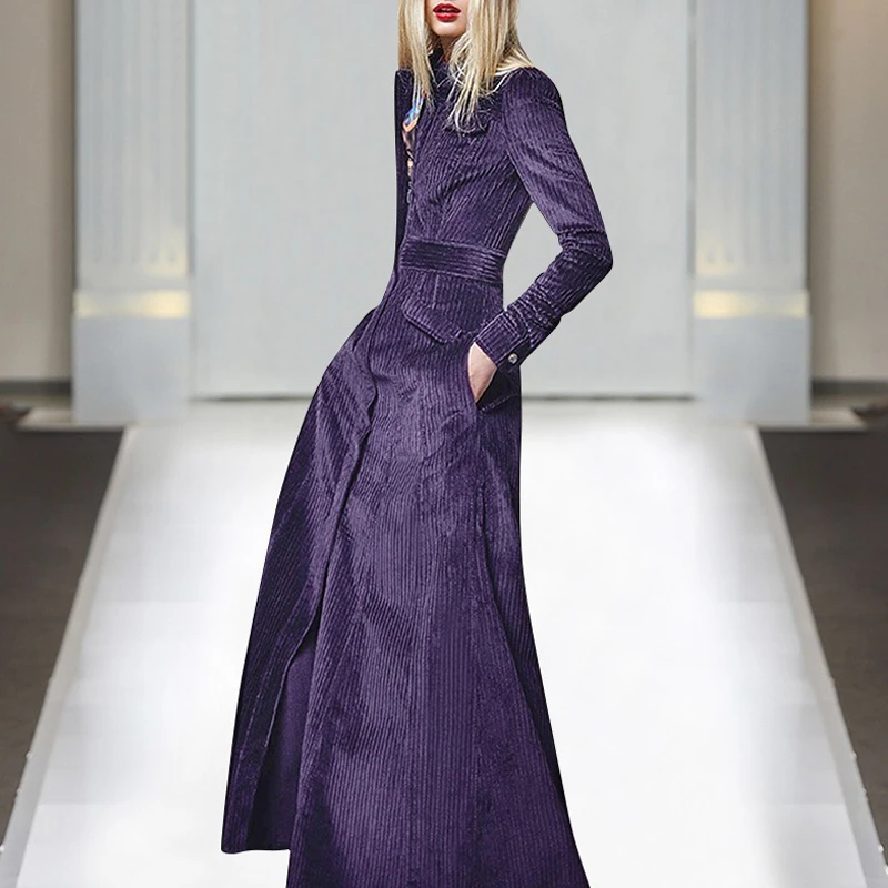 Женское вельветовое пальто элегантное модельное фиолетового цвета длинная