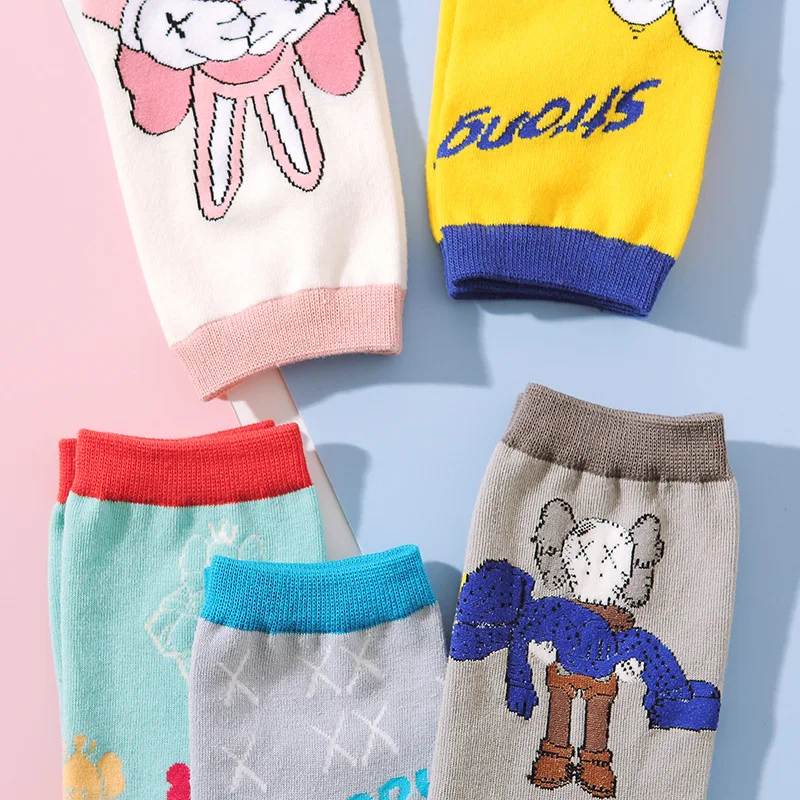 

Graffiti stockings spring and autumn trend personality street socks cartoon sesame street socks men and women couple socks