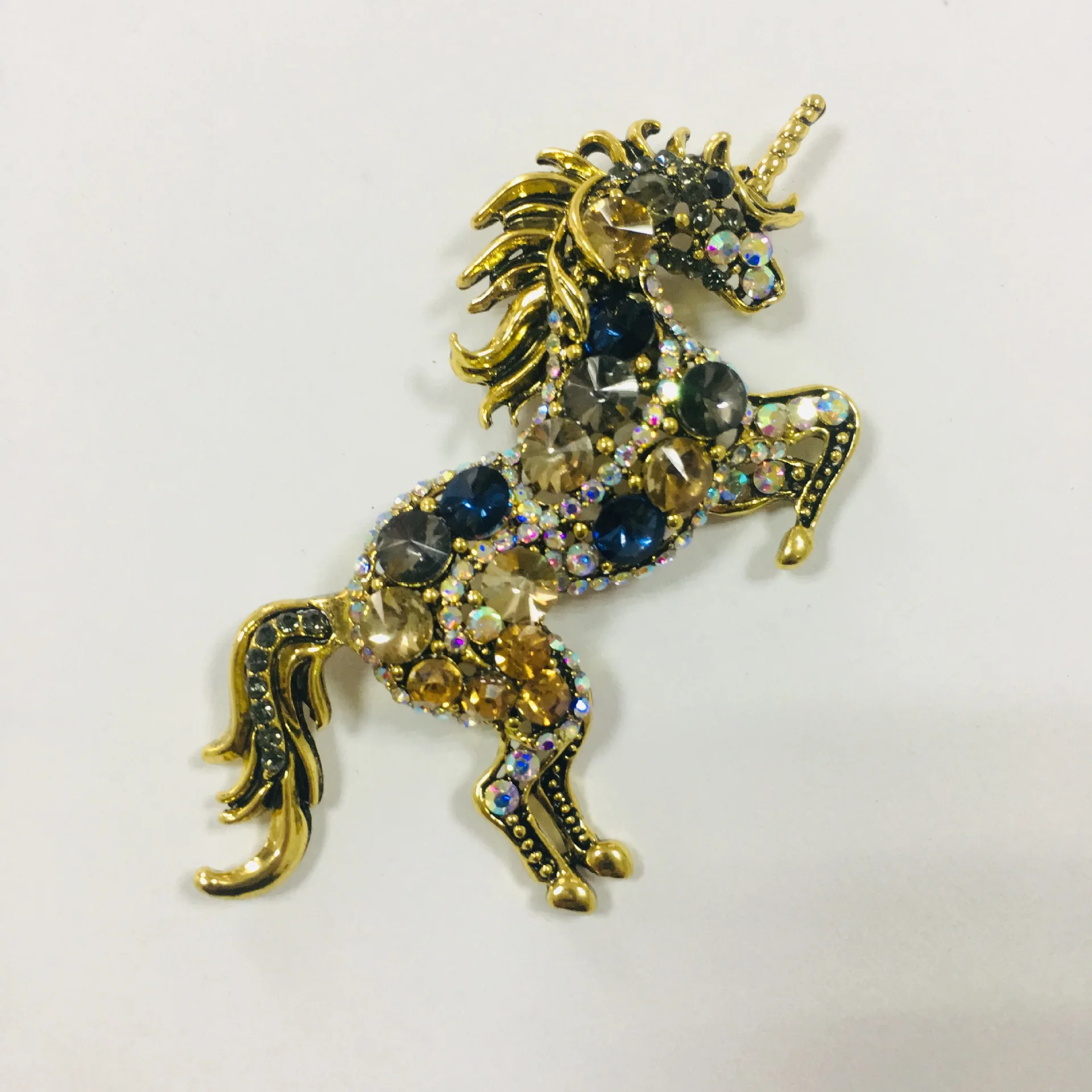 Прямая поставка Новый Винтажный стиль брошь-лошадь булавка значок со стразами