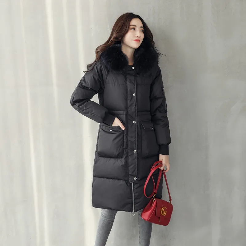 Женская куртка на 2020 пуху с воротником из натурального меха енота ZVAQS TN153 зима 80% |