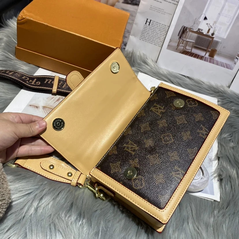 

2021 New Wide Strap Shoulder Messenger Bag Luxury Fashion Small Square Bags High Quality Genuine Leather Women Purse and Handbag