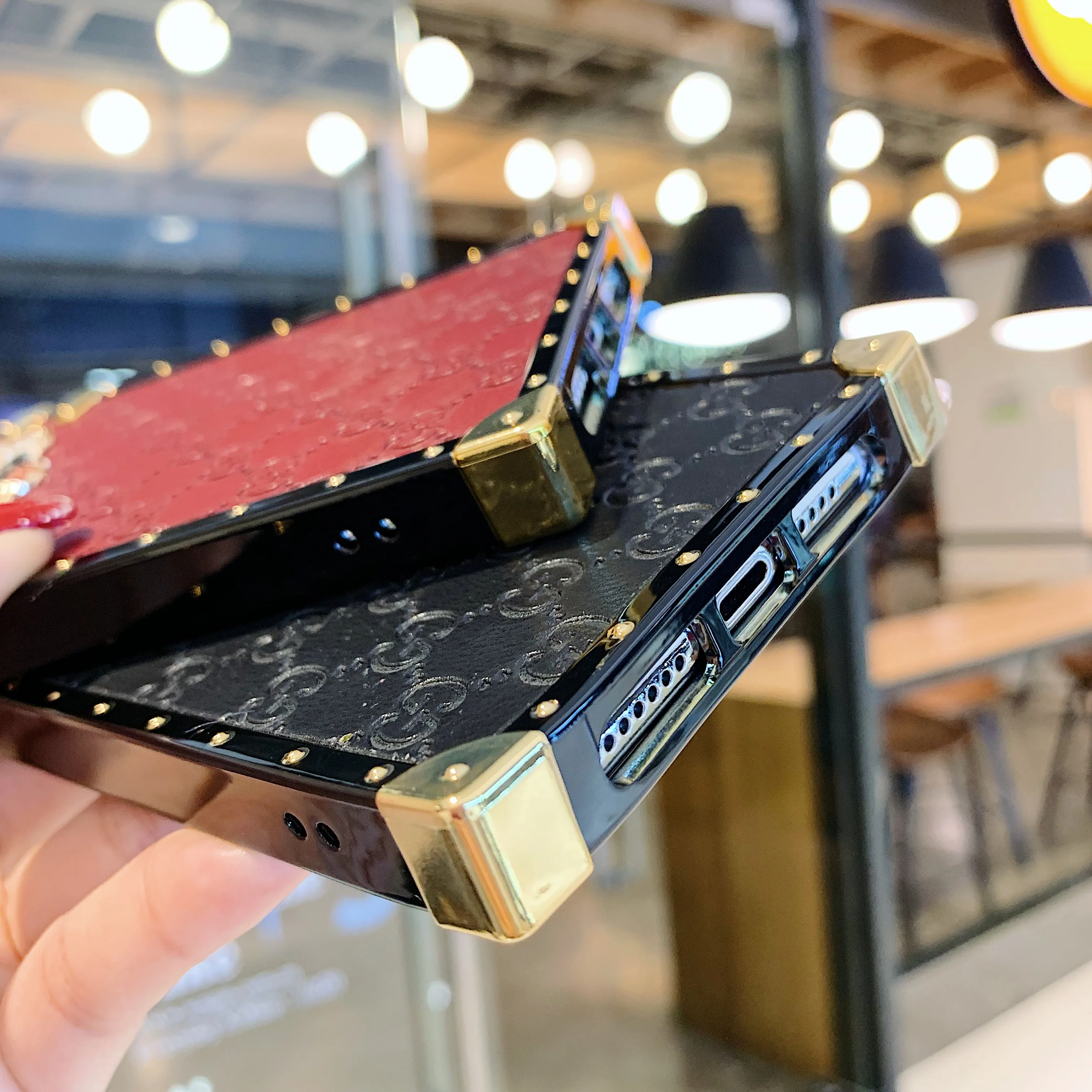 

Square women's fashion bee case for all seasons, suitable for iPhone 8 -- iPhone 12mini