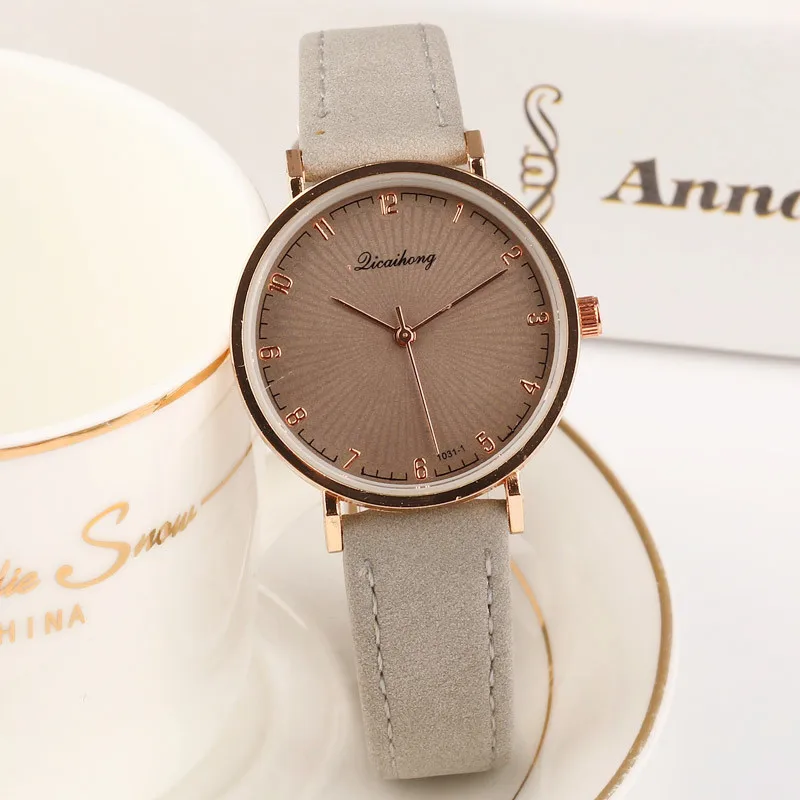 Винтажные женские кварцевые часы Модные Зеленые Элегантные повседневные с