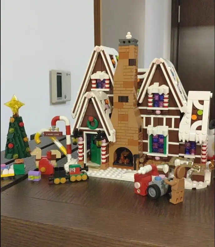 

1628 шт., Детский конструктор «пряничный домик»