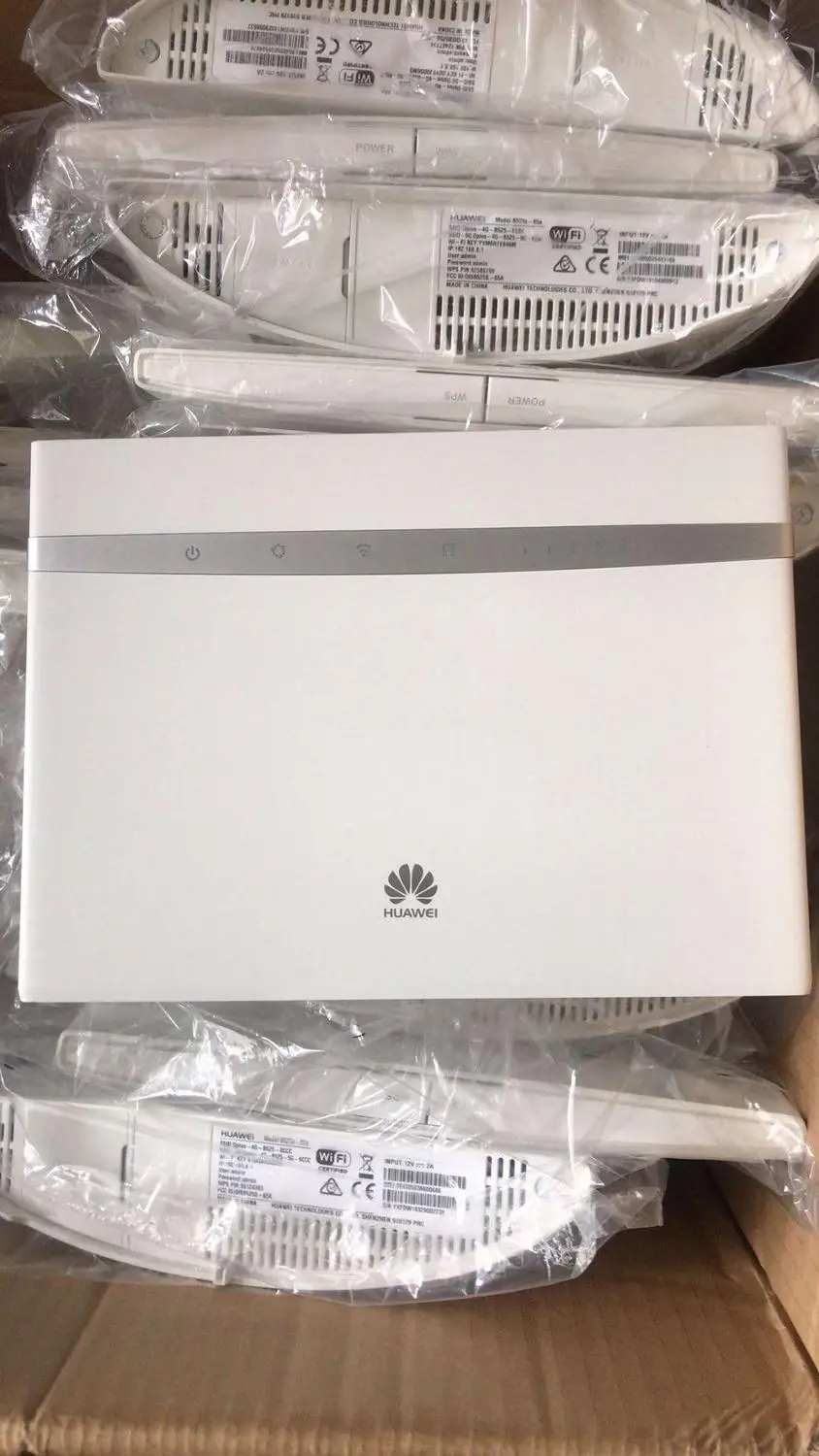 Разблокированный беспроводной маршрутизатор Huawei B525s-65a 4G LTE Cat6 300Mbs с антенной 2 шт.