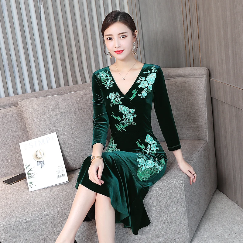 

Large size M-3XL 2019 Autumn new velvet embroidery bag hip Chinese style seven-point sleeve fishtail dress banquet dress