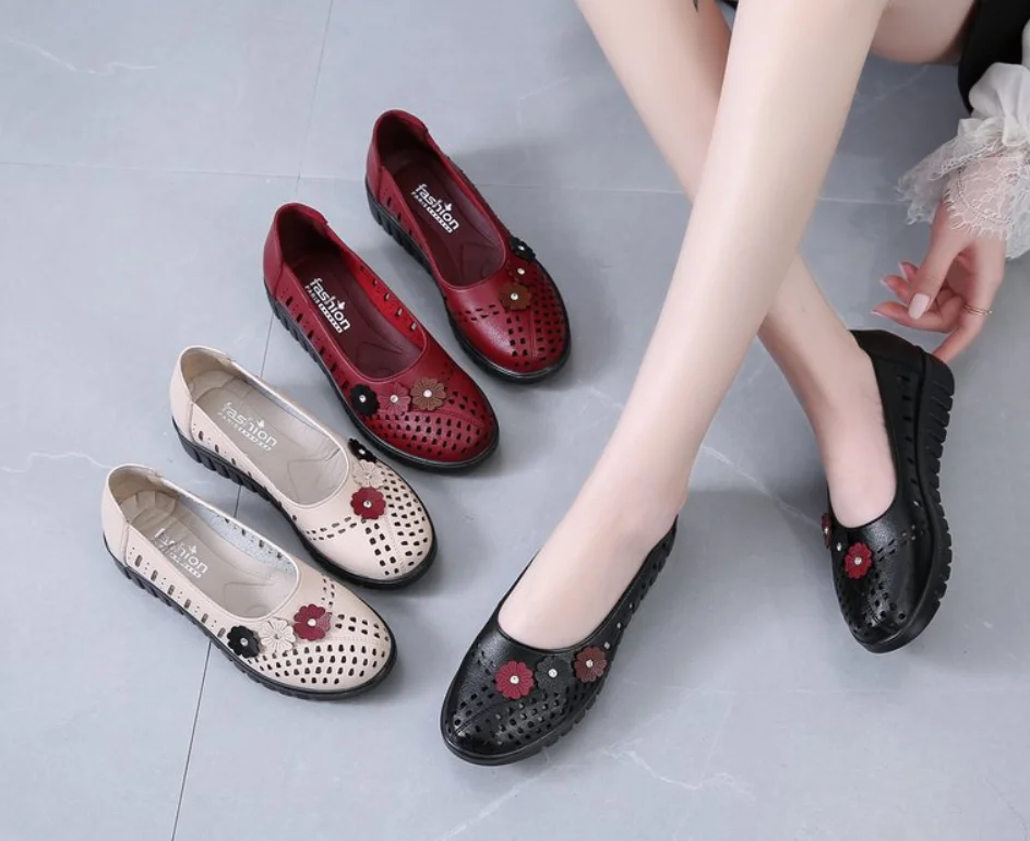 

Casual Women Flat Shoes Soft Sandals Casual Loafers Female Fashion Hollow Moccasins Round Toe Slip on Breathable Ladies Shoes