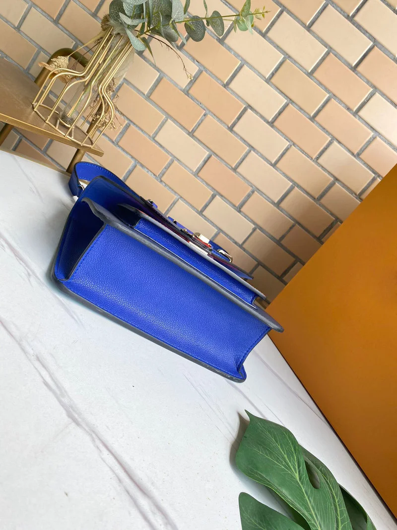 

Shoulder bag with LOGO, handbag, top brand, counter quality, exquisite workmanship, cosmetic bag, banquet bag lipstick bag