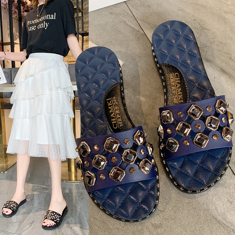 Летние новые женские сандалии и тапочки на низком каблуке Нескользящие