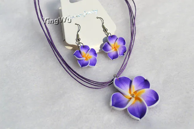 Yingwu случайно отправляет цветной набор из полимерной глины цветочные серьги