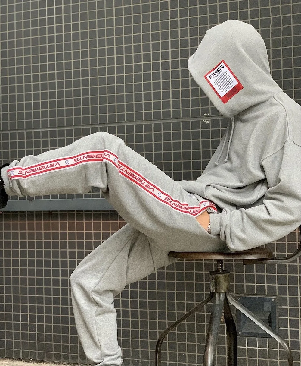 

2021ss Red Patch Logo VETEMENTS Hoodie Men Women 1:1 High Quality Oversize Hooded Embroidered Tag Sweatshirts Pullovers