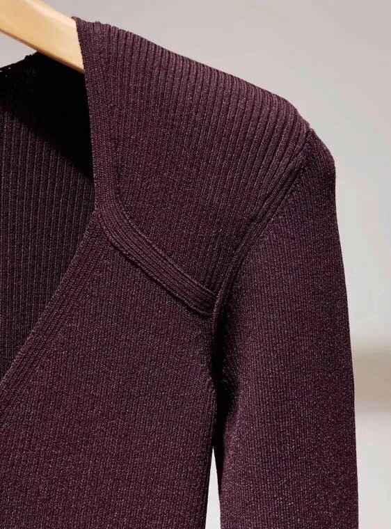 autumn and winter new V neck short-sleeved pearl buckle women Claret knitted dress