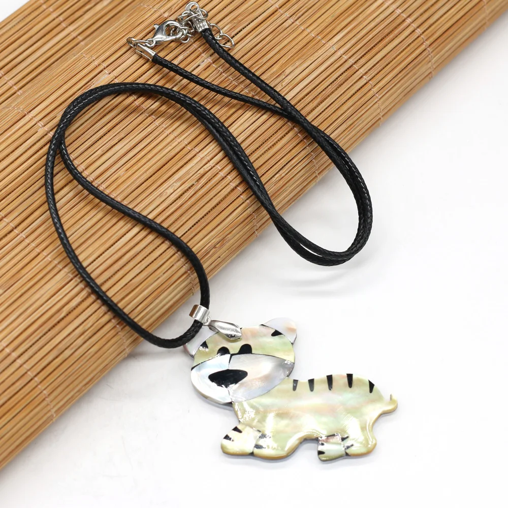 

Animal Shell Necklace Cute Little Tigers Shaped Natural Mother of Pearl Shells Pendant Neck Chain for Men Women Jewelry Gifts