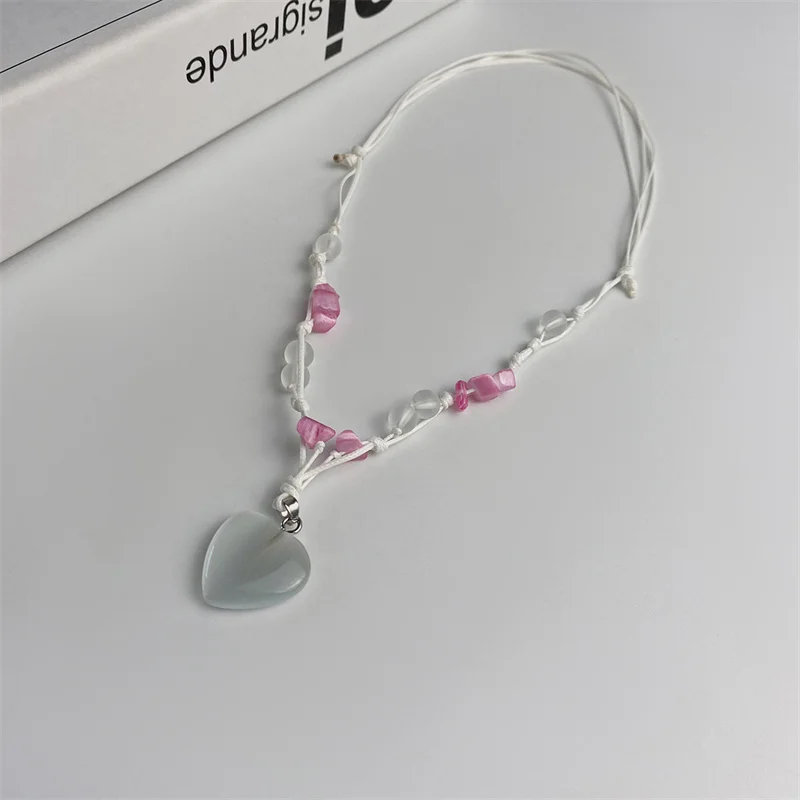 

Korean version of simple splicing love pendant light luxury style adjustable small fresh and sweet beaded necklace jewelry gift