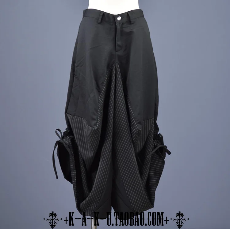 

Japan Harajuku stupid cool meow star man deformed three-dimensional fold black and white vertical stripe design pants mafumafu