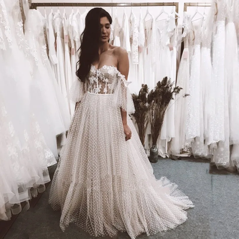 

Spaghetti Straps Wedding Dress 2021 Summer Organza Short Cap Sleeves A-Line Appliques Sweep Train Mariée Bride Gown Custom Made