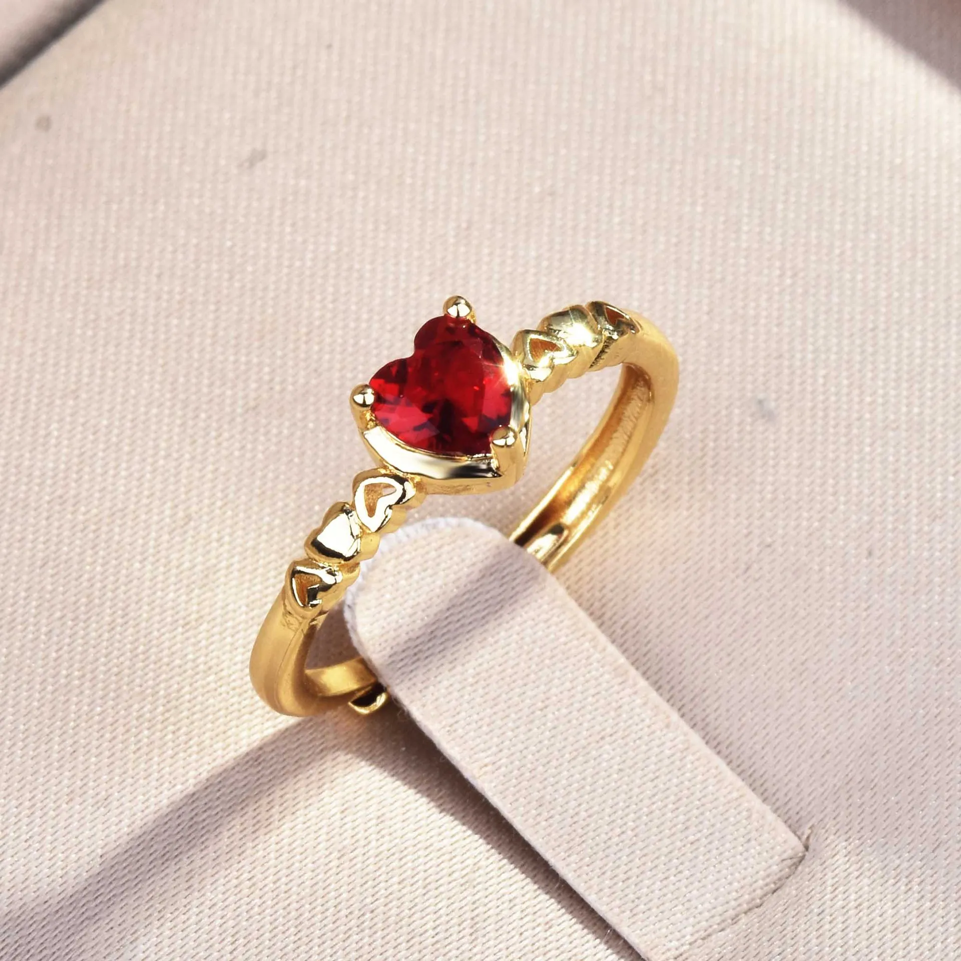 

New Design Inlaid Heart Red Gemstone Rings For Women Ruby CZ Fine Jewelry 18K Gold Engagement Wedding Party Finger Ring Gift