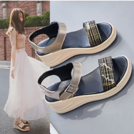 

Легкие повседневные туфли с открытым носком, женские кожаные сандалии в сказочном стиле на толстой подошве, красные женские сандалии с увел...