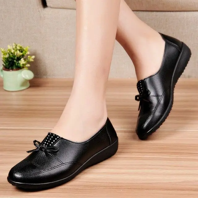 Женские балетки на плоской подошве кожаные дышащие Мокасины с вырезами