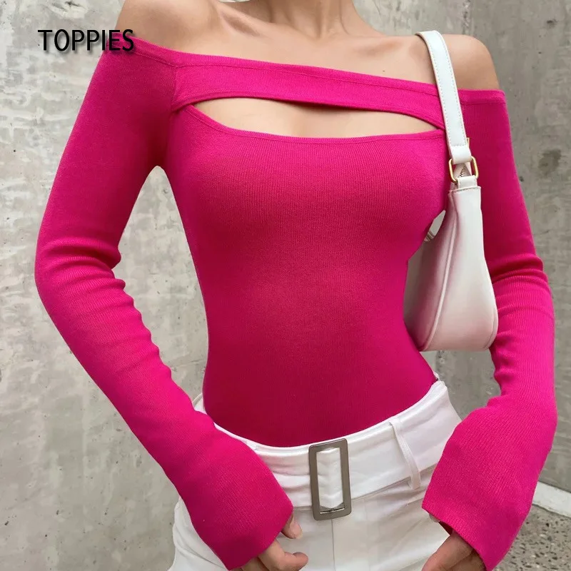 

Женское трикотажное боди с открытыми плечами и длинным рукавом