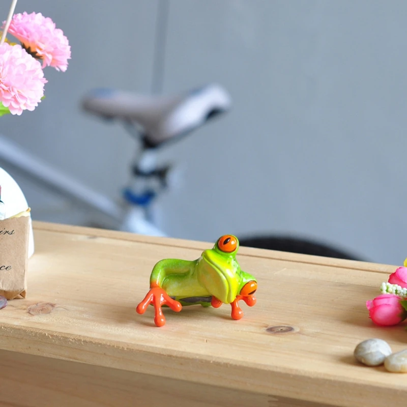 

2021 Creative Resin Frog Crafts Desktop Ornament Resin Statue Figurine Creative Sculpture Landscape for Home Decor Indoor Art