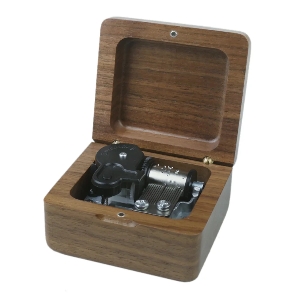 Деревянная музыкальная шкатулка Сейлор Мун ручной работы подарок на день