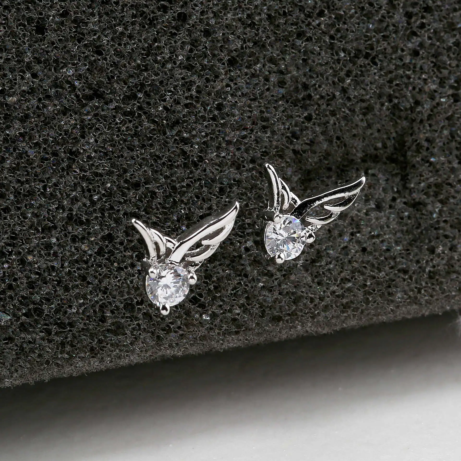 

925 Sterling Silver Stud Earrings High Quality Woman Fashion Jewelry Angel Wings Crystal Zircon Hot Sale Earrings