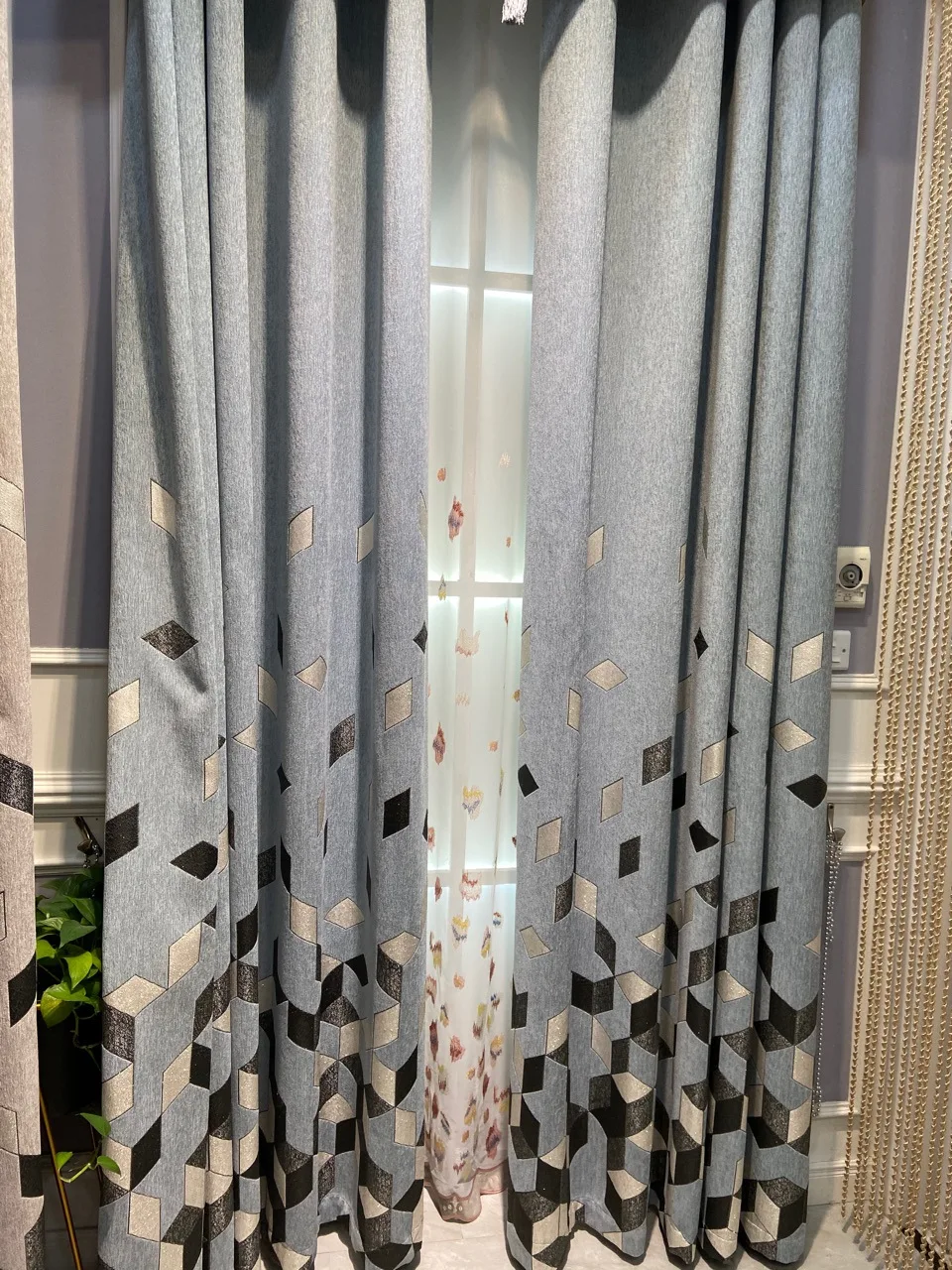 

Fashion Light Luxury Chenille Curtains Jacquard Prismatic Black And White Square Full Blackout Living Room Bedroom Curtain