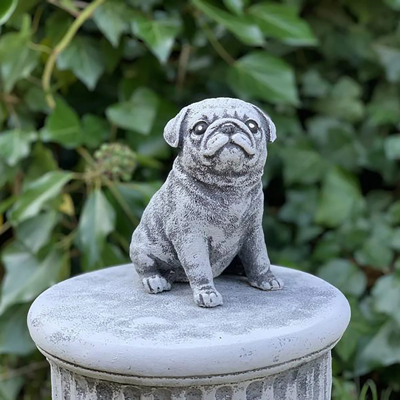 

Симпатичная полимерная статуя собаки, садовый декор, статуя мопса, садовый декор, полимерные поделки, статуэтка собаки, украшение для стола,...