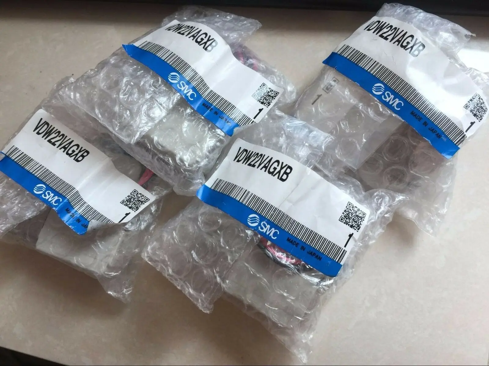 

NEW SMC VDW22VAGXB solenoid valve