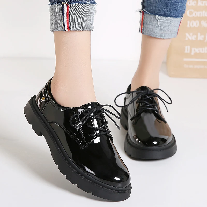 Туфли женские ручной работы лакированные микрофибра плоская подошва на шнуровке