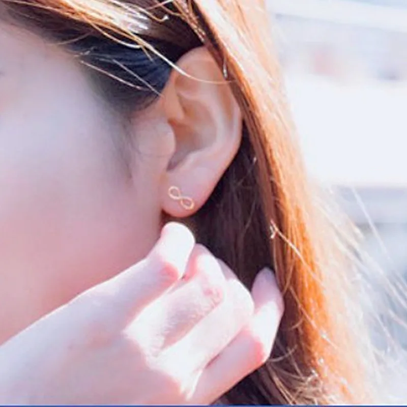 Модные серьги гвоздики с символом бесконечности и номером 8 галстуком милые