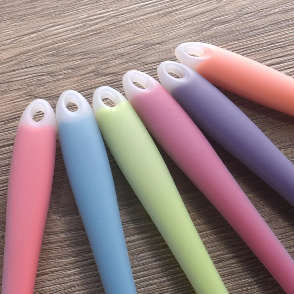 

2pcs Silicone Cream Scraper Large Size Silicone Scraper Translucent Cream Scraper Silicone Cake Spatula for Home Restaurant Use