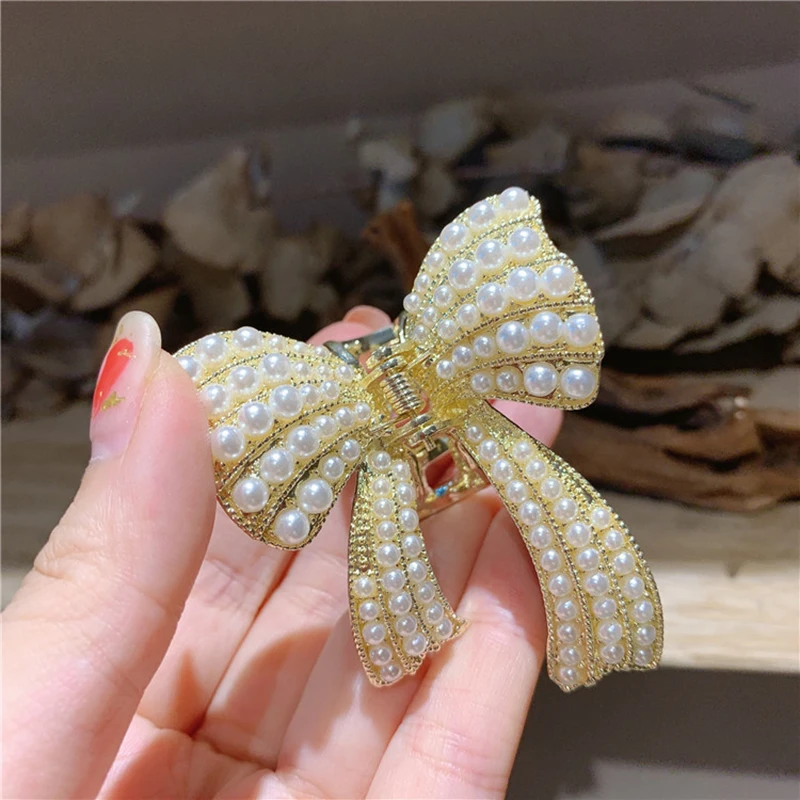 

New Korean Sweet Bow Pearl Hair Clips For Women Butterfly Hair Claw Chic Barrettes Claw Crabs Hairpins Fashion HAir Accessories