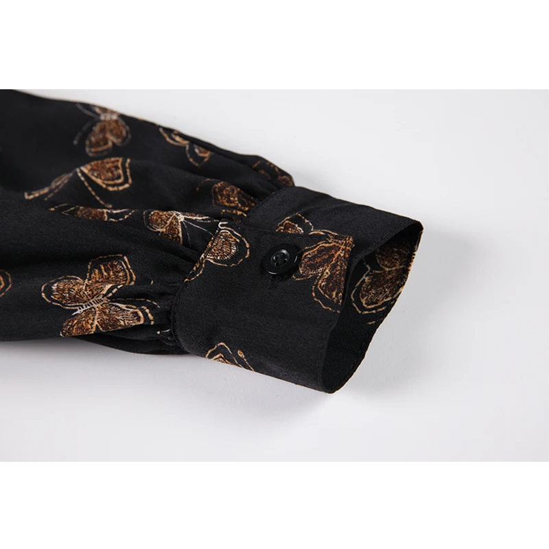 

Blouses Women Casual Streetwear Butterfly Print Black Shirt Femme 2021 Spring Long Sleeve Vintage Oversized Elegant Chic Tops