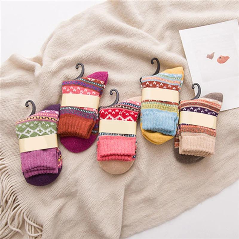 

5 Pair Women Soft Thick Warm Socks Women Casual Retro Style Colorful Breathable Socks Rabbit Wool Blends Warm Winter Socks