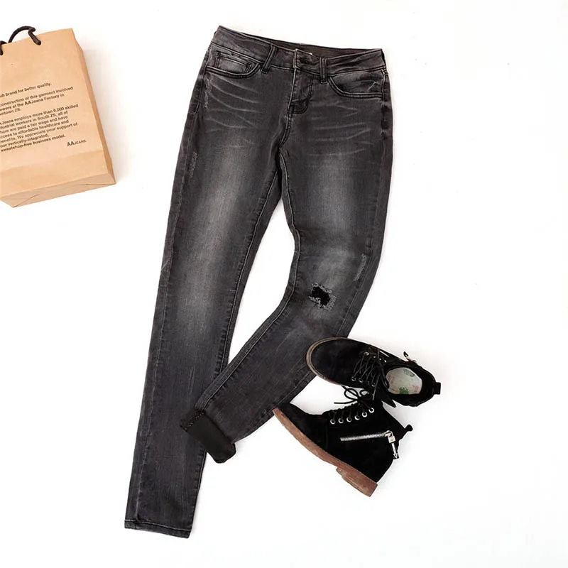 Женские серые джинсы с рваными коленками со средней талией женские потертые