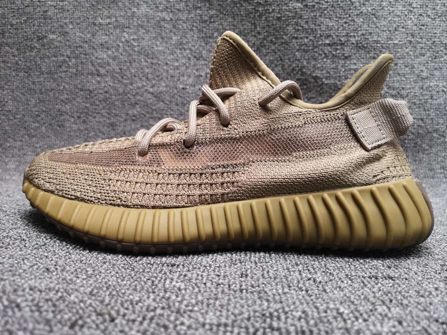 

Original Yeezy Boost 350 V2 Men/Women Jogging Shoes Comfortable Sports Sneakers 36-45