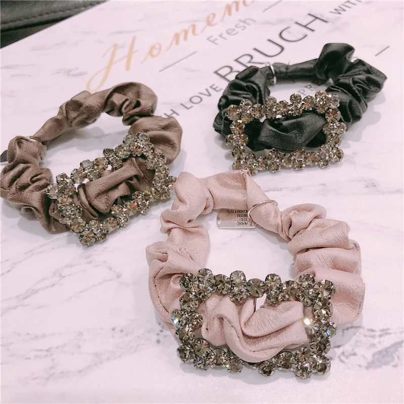 

Women Fashion Geometric Square Rhinestone Hair Ties Lady Hollow Square Leather Hair Circle