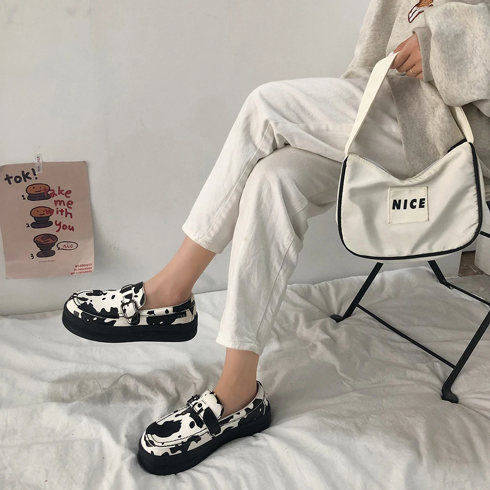 Туфли женские с коровьим принтом дизайнерские Брендовые повседневные лоферы на