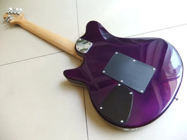 Оптовая продажа Новое поступление 6 строка Musicman Электрогитары с Tremole в темно