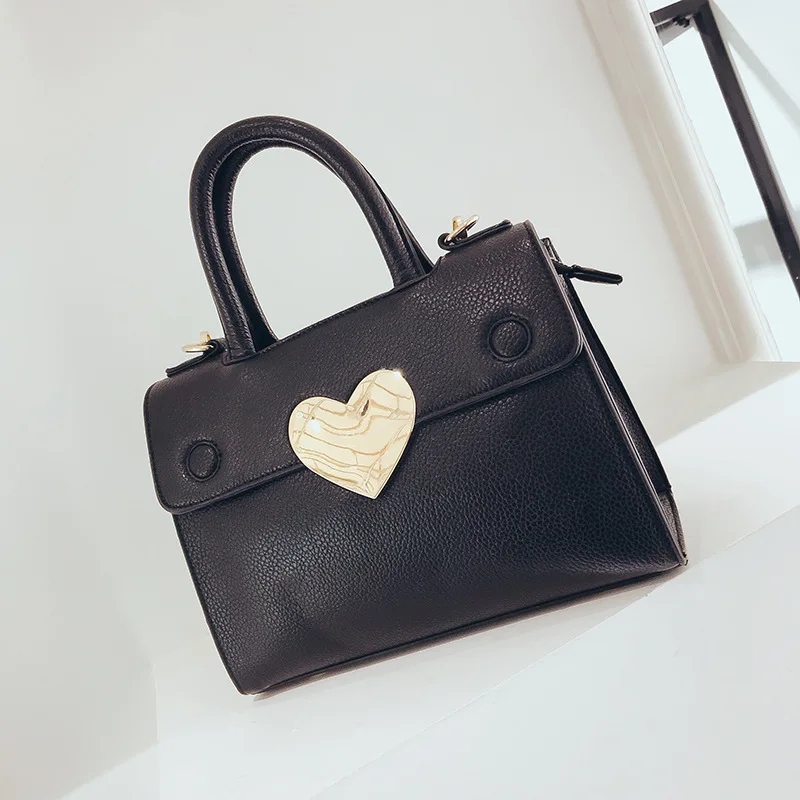 

2021 New Simple Luxury Handbags Women Designer Large Capacity PU Leather Heart Crossbody Bag Sac Femme Shoulder Bag Messenger