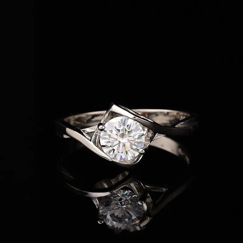 

Angel's Kiss Ring Silver 925 Hollow Heart Rings for Women 1ct D Color Moissanite Wedding Ring Fine Jewelry