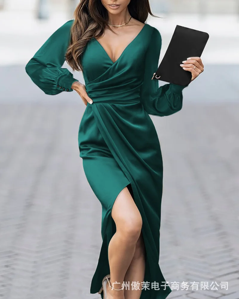 

2021 new green bubble sleeve V-neck Pleated Dress