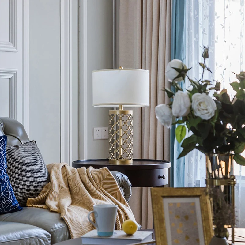 Золотая кованая металлическая настольная лампа TUDA в европейском стиле ретро для